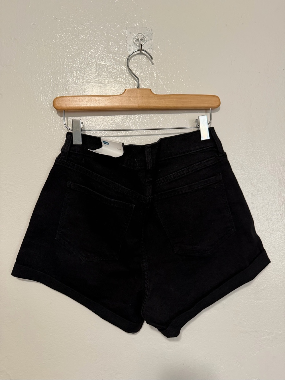 Old Navy Black Cuffed Women's Denim Shorts - Picture 4 of 4